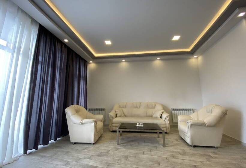 Suite met Uitzicht op het Zwembad, Adams