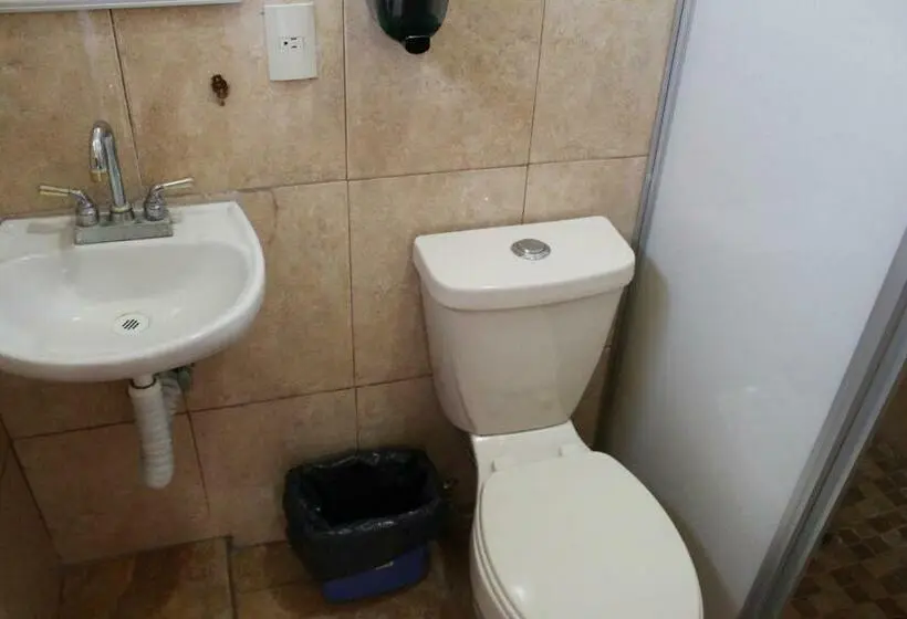 اتاق اکونومی یک تخته, Casablanca Tuxtla