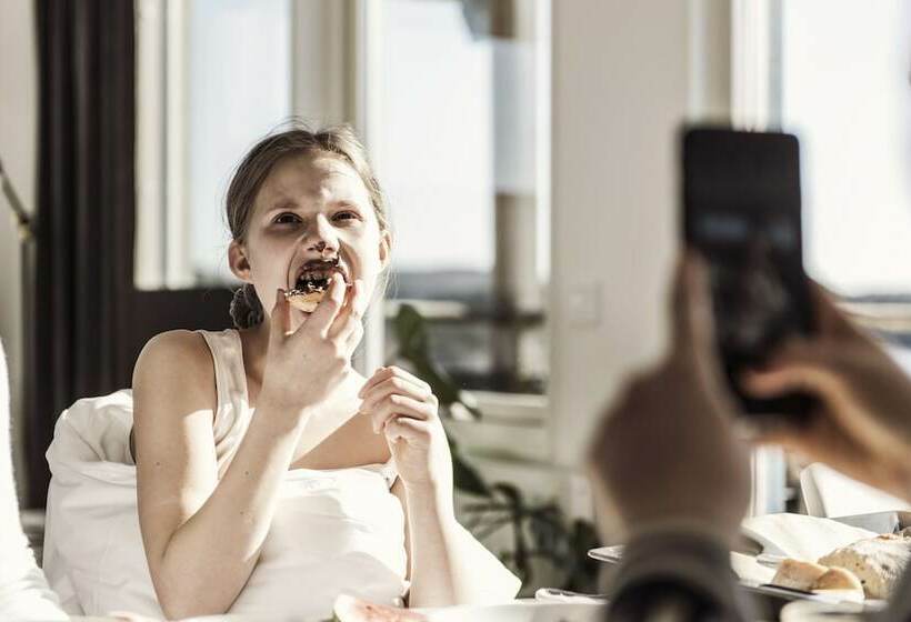 三卧豪华套房, Destination Bokenäset