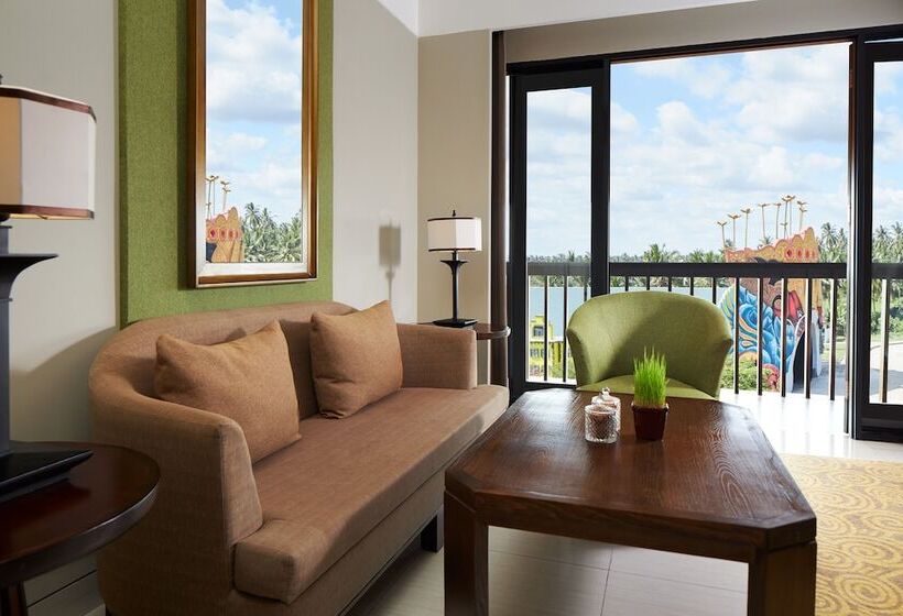 Полулюкс, él Hotel Royale Banyuwangi