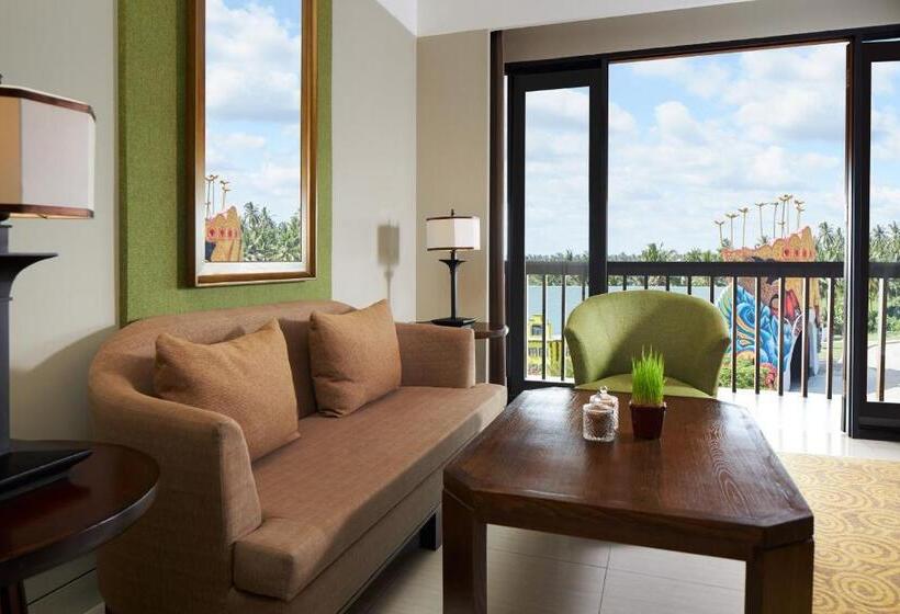 جناح جونيور, él Hotel Royale Banyuwangi