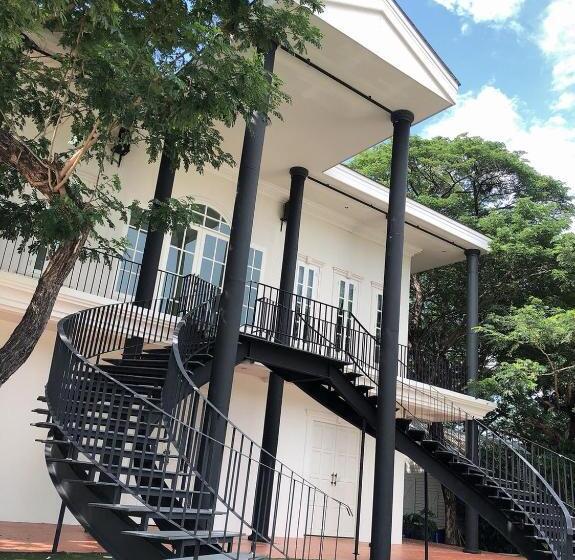 آپارتمان لوکس 1 خوابه, Grand Charoonrat Apartment