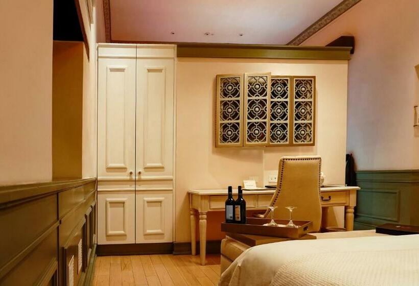 デラックスルーム, Illa Experience