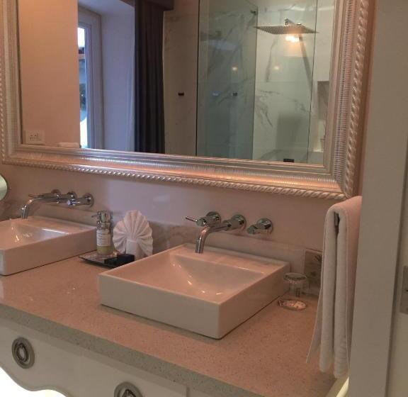 デラックスルーム, Illa Experience