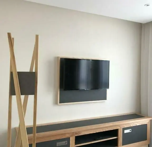 Suite Junior Familiare, Le Cercle