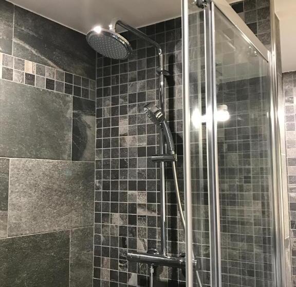 חדר סטנדרט, Le Cercle