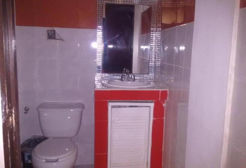 اتاق استاندارد, Teresita Marina