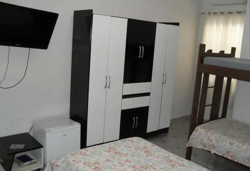 Deluxe Neljän Hengen Huone, Niterói