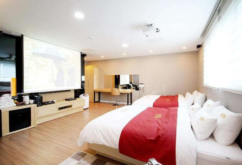 전용 풀장 스위트, No.1 New Yorker