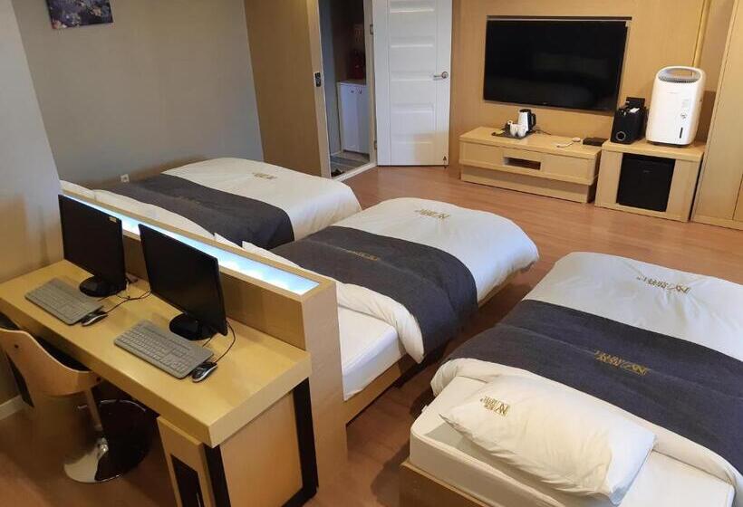 스탠다드 트리플 룸, No.1 New Yorker