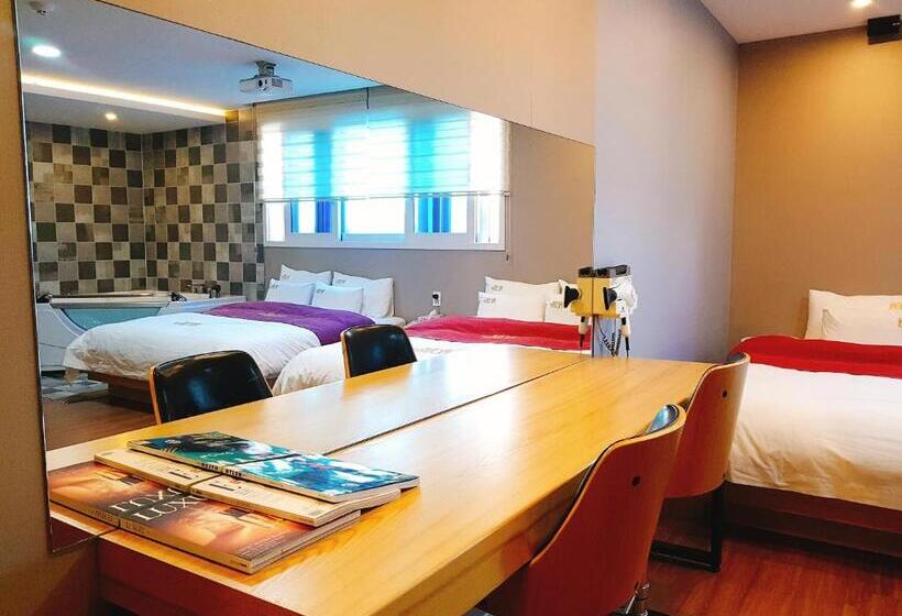 스위트, No.1 New Yorker