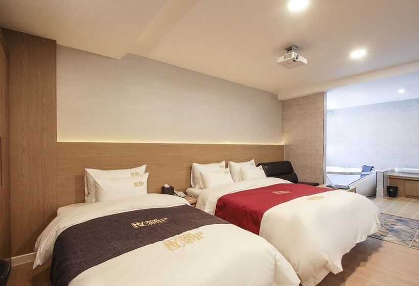 디럭스 룸, No.1 New Yorker