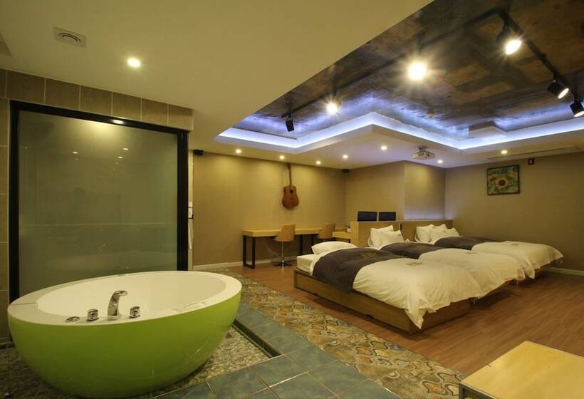 스탠다드 트리플 룸, No.1 New Yorker