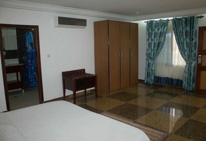 اتاق استاندارد, Novela Star