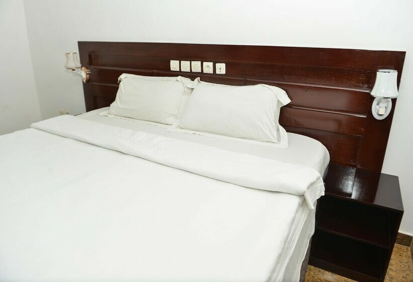 اتاق استاندارد, Novela Star