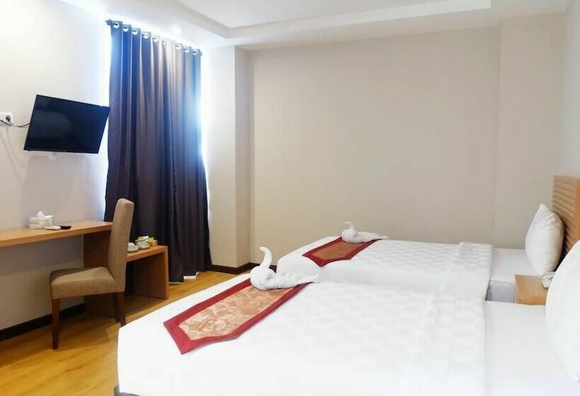 Delüks Oda, Syariah Radho Hotel Sengkaling
