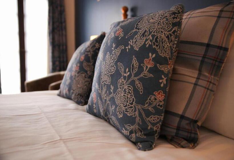 חדר סטנדרט נוף לגינה, The Greyhound Inn And