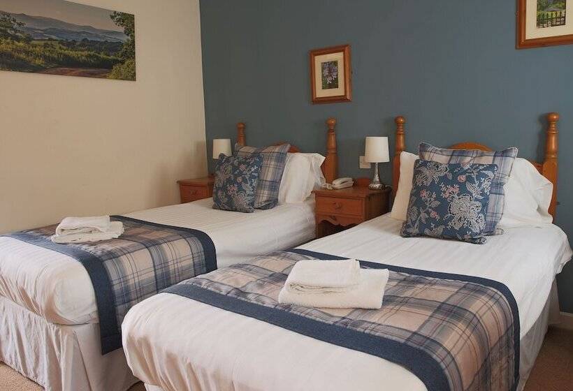 חדר סטנדרט נוף לגינה, The Greyhound Inn And