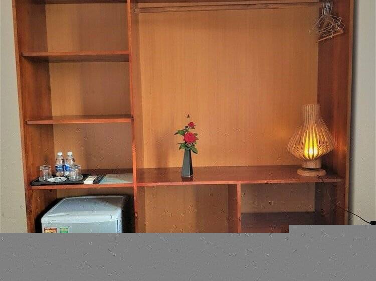 اتاق لوکس با چشم‌انداز استخر, Hung Vuong Resort