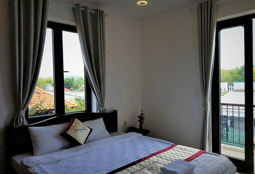 اتاق لوکس با چشمانداز استخر, Hung Vuong Resort