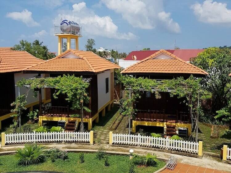 اتاق لوکس با چشمانداز باغ, Hung Vuong Resort