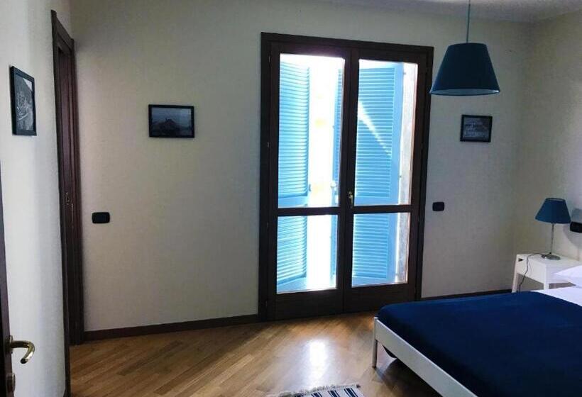 ４ベッドルームハウス, Cytrus Rooms