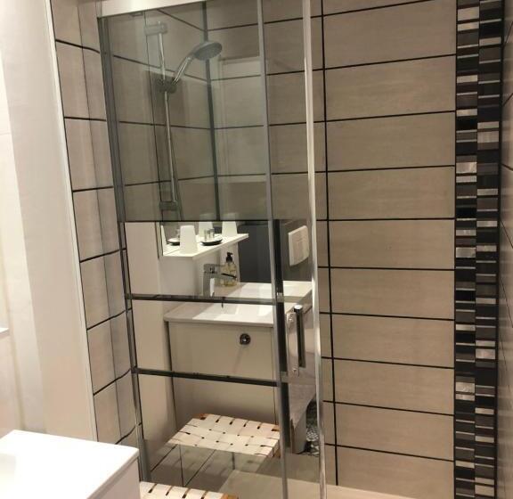 إستوديو قياسى, La Ferme Du Bonheur