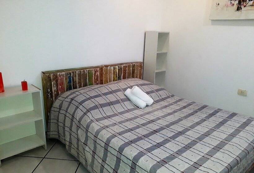 غرفة قياسية حمام مشترك, Hospedaria O Portal   Hostel