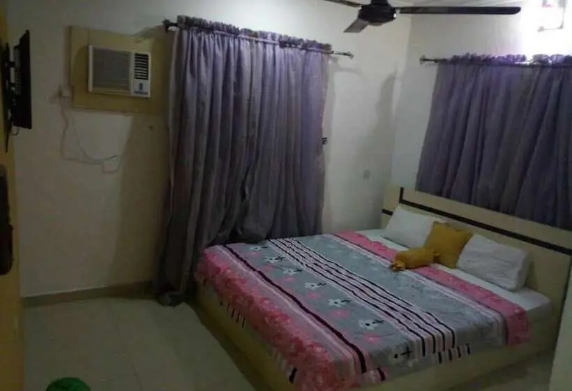 اتاق اکونومی, Buggatti Hotel And Suites