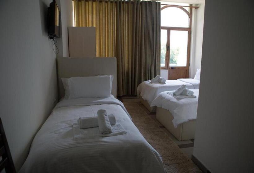 스탠다드 트리플 발코니 룸, Buna Park