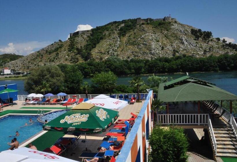 스탠다드 트리플 발코니 룸, Buna Park