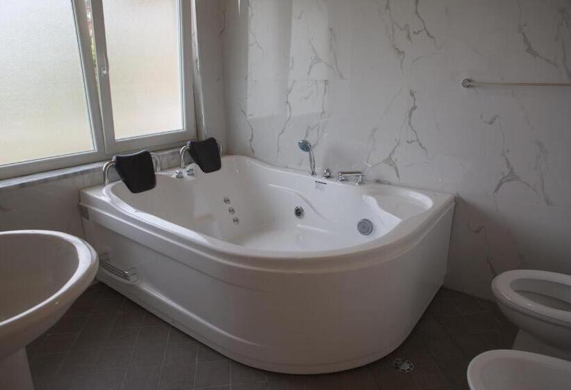 디럭스 룸, Buna Park