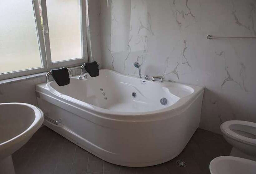 디럭스 룸, Buna Park