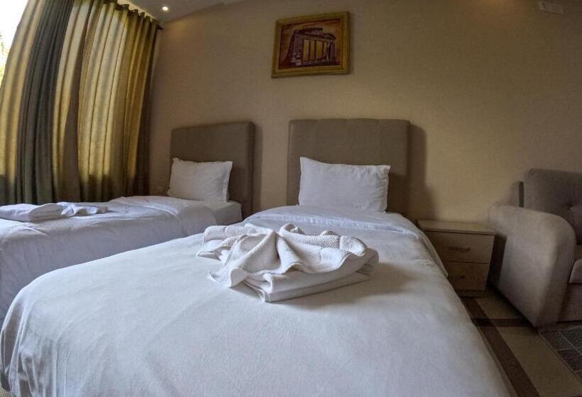 스탠다드 트리플 발코니 룸, Buna Park