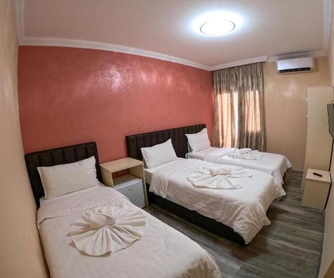 스탠다드 트리플 발코니 룸, Buna Park