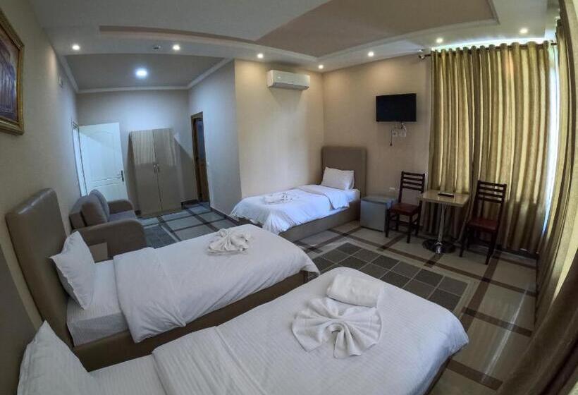 스탠다드 트리플 발코니 룸, Buna Park