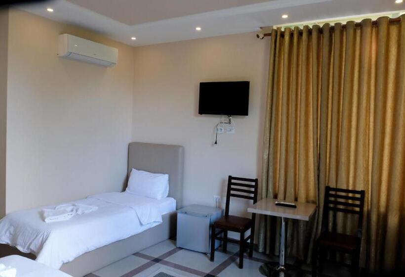 스탠다드 트리플 발코니 룸, Buna Park