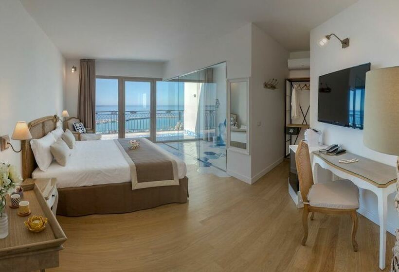 סוויטת ג'וניור נוף לים, Domus Maris Relais Boutique