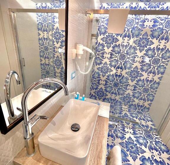 מיטת קינג בסוויטה, Domus Maris Relais Boutique