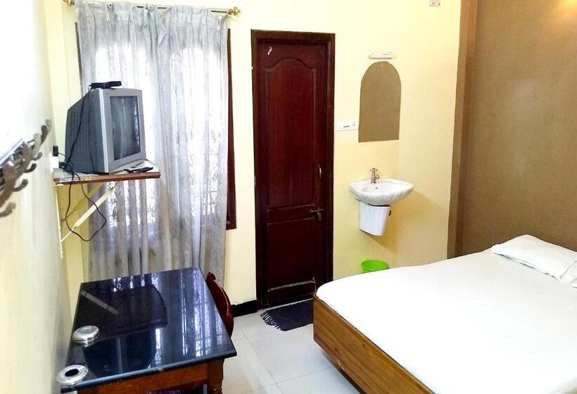 Standard Room, Ganga Palace