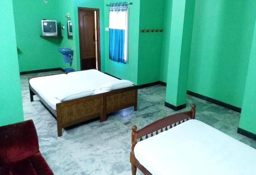 Четырехместный Номер Стандарт, Ganga Palace