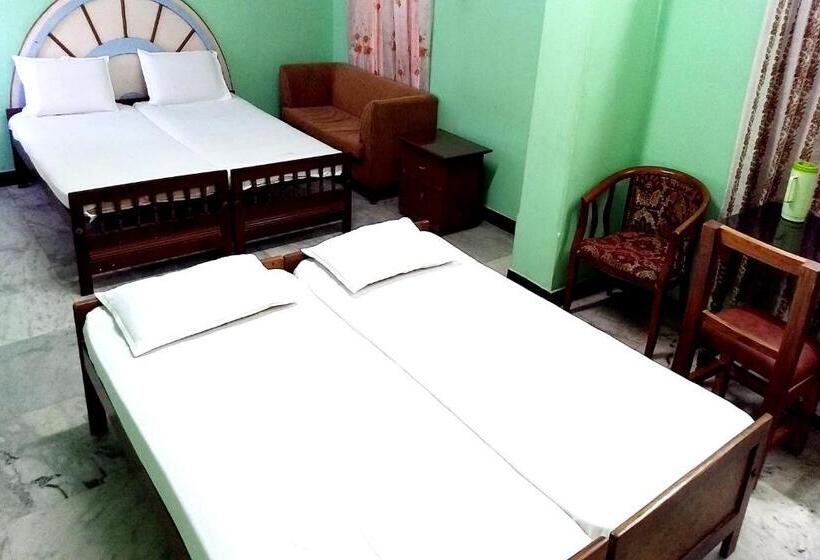 Четырехместный Номер Стандарт, Ganga Palace