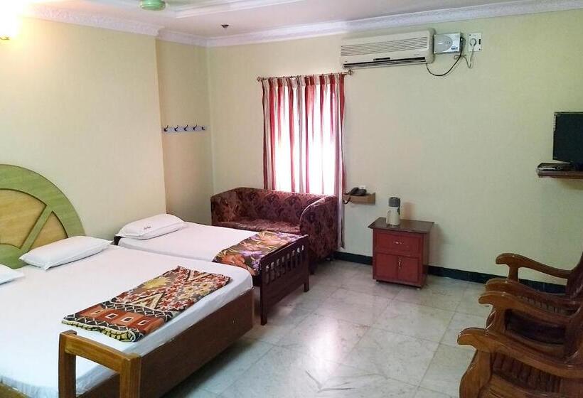 Deluxe Triple Room, Ganga Palace