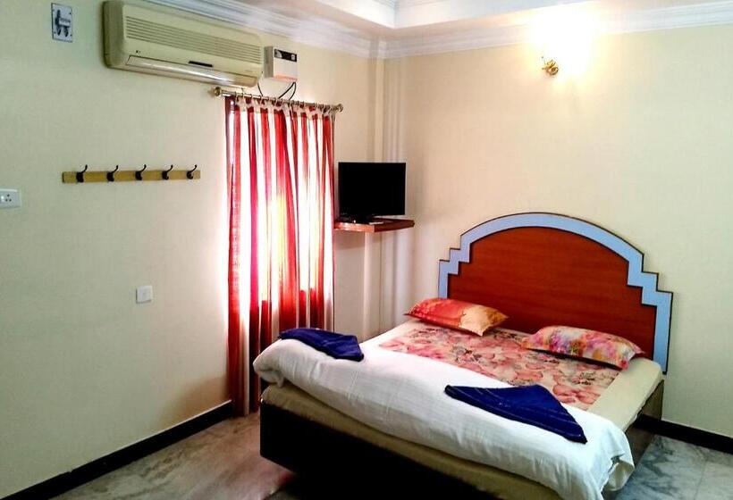 Люкс, Ganga Palace