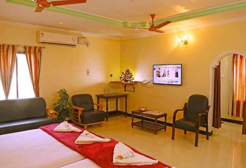 Standard Quadruple Room, Ganga Palace