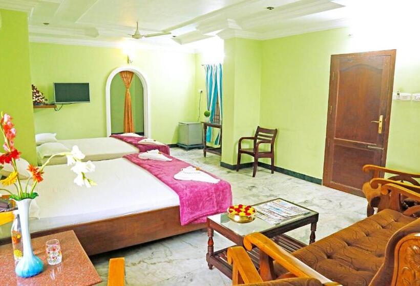 Четырехместный Номер Стандарт, Ganga Palace