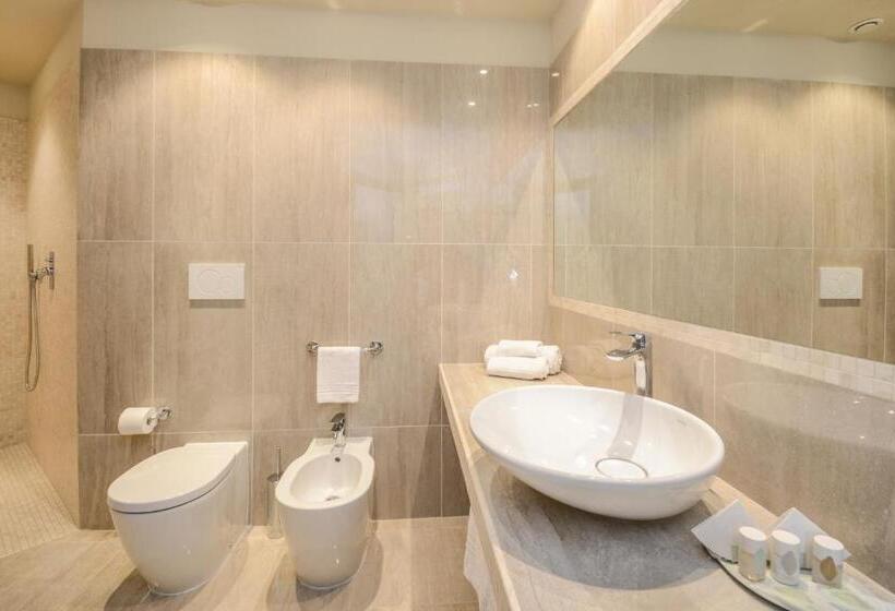 Полулюкс, Villa Garuti