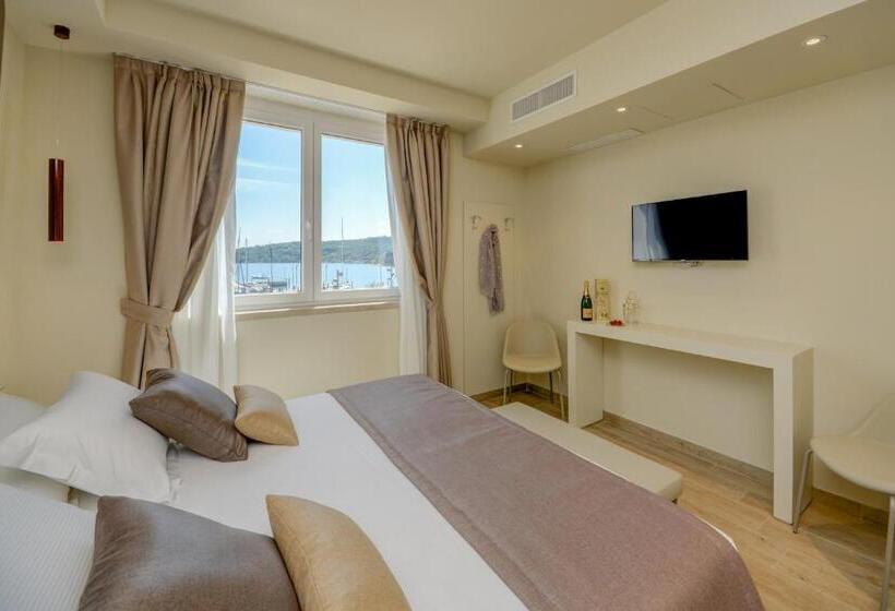 Полулюкс, Villa Garuti