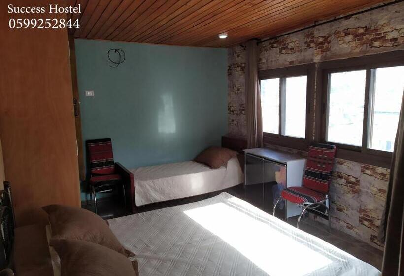 اتاق لوکس سه تخته, Success Hostel