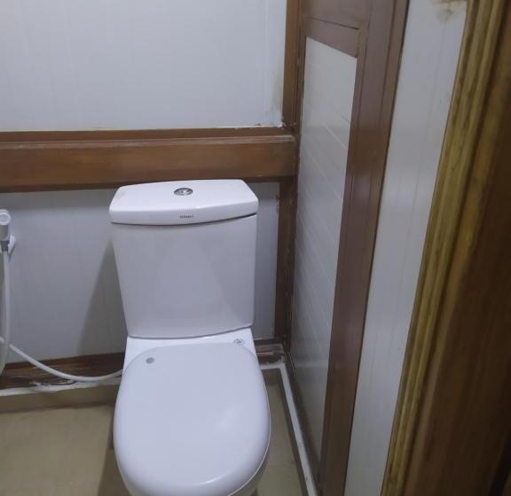 اتاق لوکس سه تخته, Success Hostel